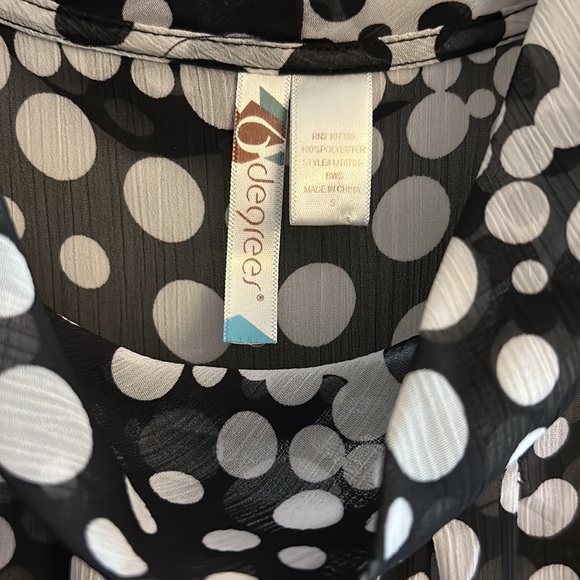 Top - Picture 2 of 6